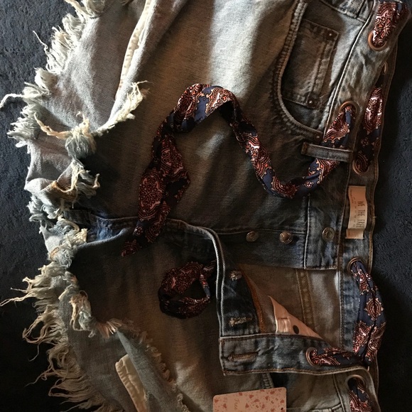 🚫SOLD🚫Free People Shorts - Picture 2 of 6